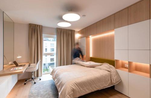 Cessange Apartamento | Henry's Appt with a private Suite 414 - Shared kitchen