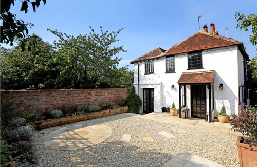 Henley-on-Thames Cabaña | Henry VIII Cottage
