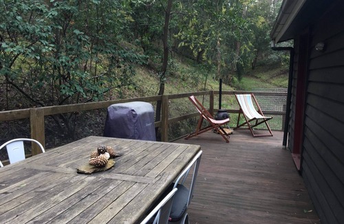 Hepburn Springs Cabaña | Hepburn Cottage, una tranquila acre en Hepburn.