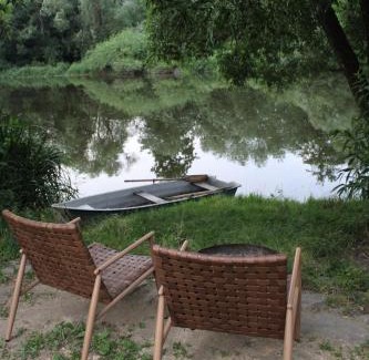 Horka II Casa | Heptagon house on the banks of the Sázava