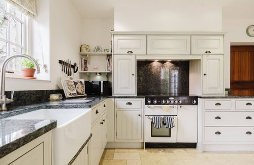 Easton Grey Cabaña | Herdsman's Cottage Beautiful 3 Bed in Wiltshire