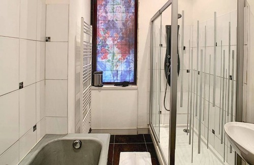 Hotel de Ville - Quinconces Apartamento | Heritage Elegance in the Heart of Bordeaux: 3-Bedroom Apartment with Hot Tub