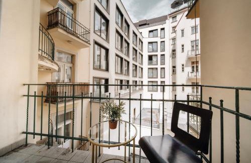 Josefov Apartamento | Heritage Haven Charming 3BR City Center