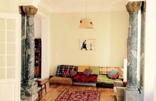 Psirri Apartamento | Heritage house in Athens' heart