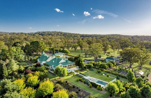 Dalveen Casa | Heritage List Homestead - 6 Star Accomodation for Large Groups