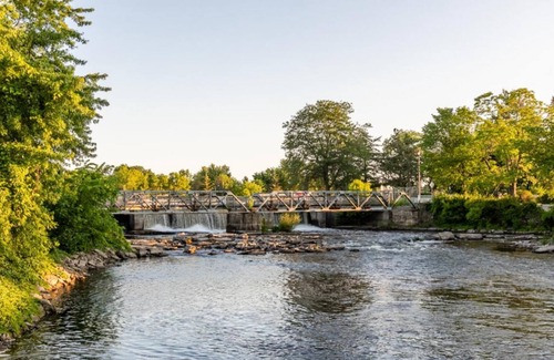 Smiths Falls Apartamento | Heritage Rideau 1Br Apartment Free Parking