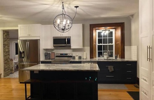 Merrickville-Wolford Casa | Heritage Stone House on the Rideau Canal