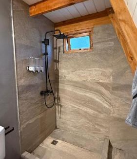 General Rodriguez Casa | Hermosa Cabaña Alpina Zona Oeste