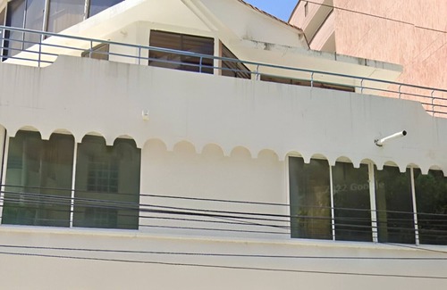 Urb Plenomar Casa | Hermosa casa a una calle de la playa mas exclusiva de Santa Marta.