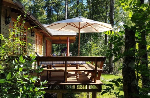 Pucon Casa | Hermosa casa con orilla de lago Caburgua