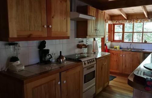 Pucon Casa | Hermosa casa con orilla de lago Caburgua