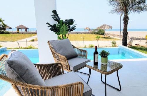 Ica Casa | HERMOSA CASA CON PISCINA FRENTE AL MAR - PRIMERA FILA