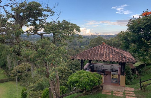 Rionegro Casa | Hermosa casa de campo en ambiente tranquilo.