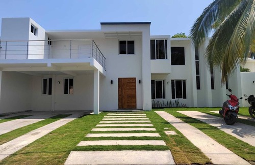 Puerto Quetzal Casa | Hermosa Casa de Mar