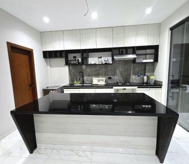 Santa Cruz Casa | Hermosa Casa Vacacional con piscina privada cerca del Aeropuerto