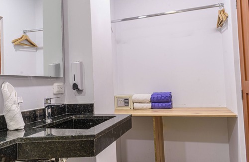El Laguito Hotel | Hermosa Habitación Doble En El Sector Laguito Cartagena