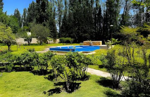 Chacras de Coria Apartamento | Hermosa Mansión-Pileta c/borde infinito y parrilla