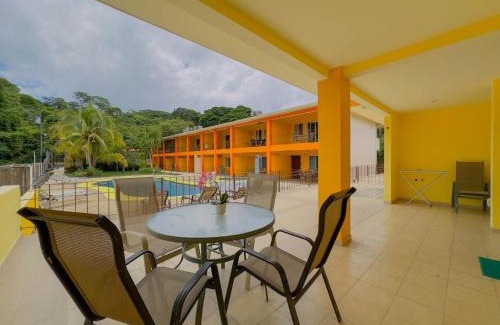 Playa Hermosa Apartamento | Hermosa Paradise