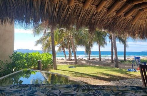 Ixtapa - Zihuatanejo Apartamento | Hermosa villa a pie de playa