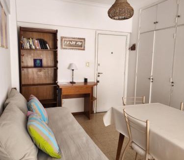 Mar del Plata Apartamento | Hermoso ambiente con cochera frente a la Catedral wifi