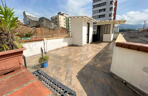 Pereira Apartamento | HERMOSO APARTAMENTO CON TERREZA UBICADO EN EL CENTRO DE PEREIRA, PARA 6 PERSONAS