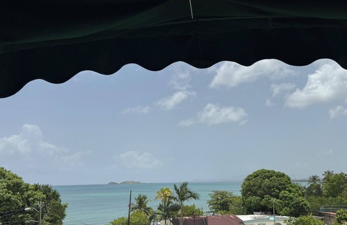 Naguabo Apartamento | Hermoso apartamento frente al Mar .