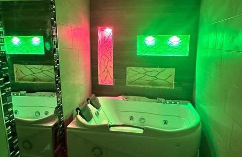 Loja Apartamento | hermoso departamento tres dormitorios con jacuzzi y area barbiqui