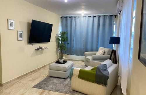 Los Frailes Apartamento | Hermoso y acogedor apartamento a solo 10 minutos del aeropuerto Las Américas.