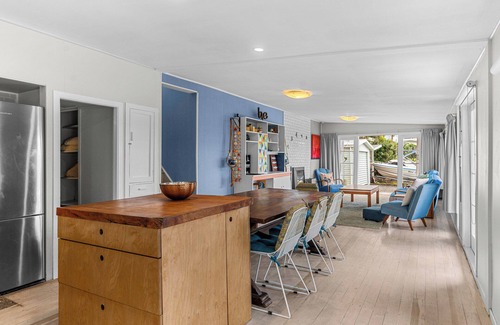 Snells Beach Casa | Heron's Hideaway - Snells Beach Holiday Home