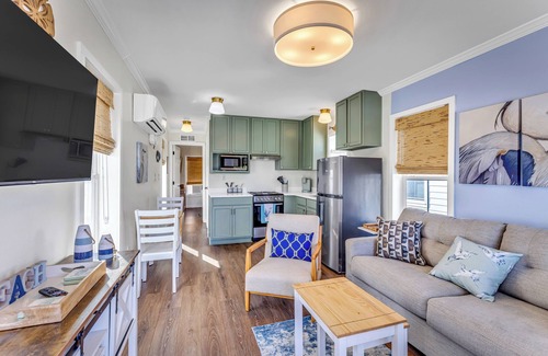 Pass Christian Cabaña | Heron's Nest Beach Cottage Pass Christian - Walk to Beach and Downtown!