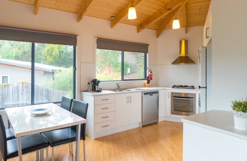 Marysville Cabaña | HEX COTTAGE - PEACEFUL RETREAT in the heart of Marysville