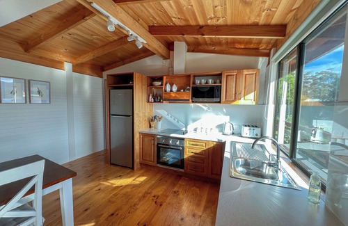 Binalong Bay Casa | HEXAGON BEACH HOUSE - Great views of the Bay of Fires