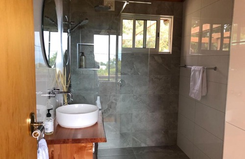 Binalong Bay Casa | HEXAGON BEACH HOUSE Binalong Bay of Fires Views