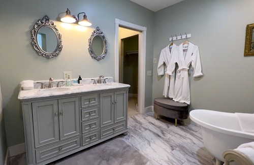 Pentwater Cama Y Desayuno | Hexagon House Bed and Breakfast - Cottage Rose Suite