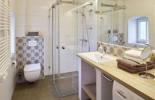 Gorzig Casa | Hexenhaus mit 120 m² auf 2 1/2 Ebenen für 6+2 Pers., 3 Schlafzimmer, 2 Bäder