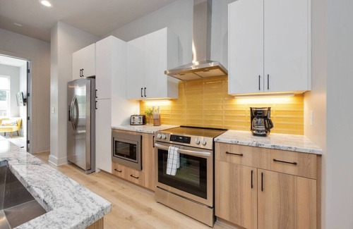 Radnor Casa | Hey, Nashville! & Dolly & Denim - Dual Townhomes