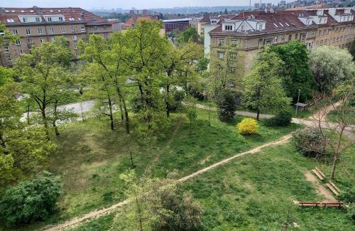 Vrsovice Apartamento | Hezký apartman s balkonem
