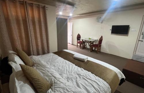 Srinagar Casa | Hezzah Cottage