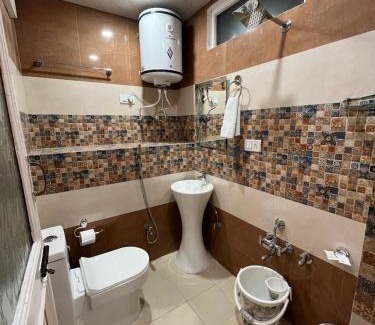Srinagar Casa | Hezzah Cottage