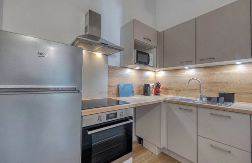 Secteur 1 Apartamento | #HG | Beautiful T2 renovated in the hyper center, facing train station 🚅