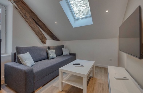 Secteur 1 Apartamento | #HG | Beautiful T2 renovated in the hyper center, facing train station 🚅