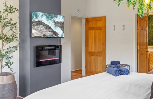 Tehachapi Cabina | HGTV Cabin|18 Acres *Hot Tub/Game Room* Sleeps 12
