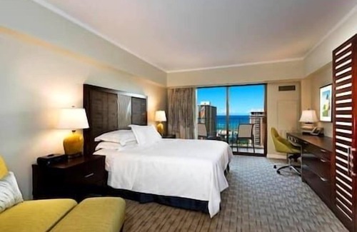 Waikiki Complejo | HGVC Hawaiian Village Beachfront Resort & Spa, Hot Tub, Pool