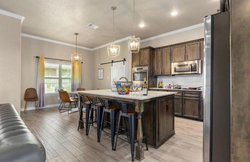 Killeen Casa | HH 7BD Home Family Group Friendly Parking for 9 - Professionally Managed By Stay Albatross