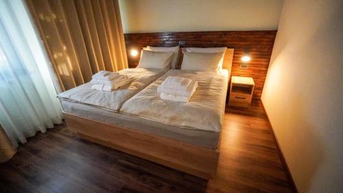 Kostel Apartamento | Hiša na Hribu- A Peaceful Hilltop Escape above river Kolpa