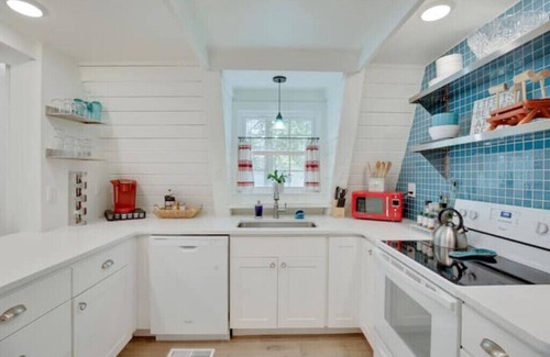 Ocean Pines Cabina | hi-A-tus A-frame in Ocean Pines with access to 5 pools and 10min to beaches!