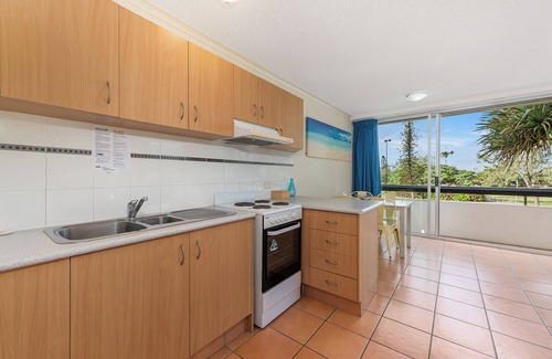Broadbeach Hotel | Hi Ho Beach Apartments