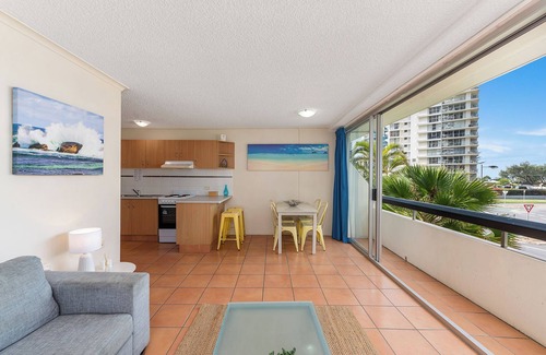 Broadbeach Hotel | Hi Ho Beach Apartments