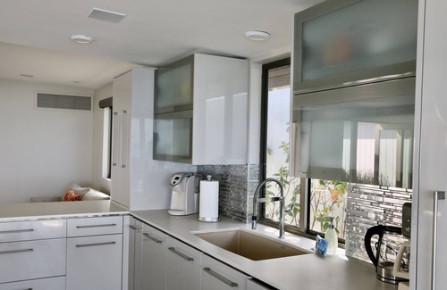 Olde Solana Beach Casa | Hi-Tech Hideaway ~ Oceanfront & Modern!
