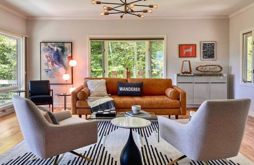 Black Mountain Casa | Hi View House